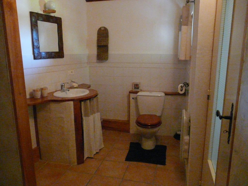 Chambre d'hotes grange de la bastide Laveissière Extérieur photo